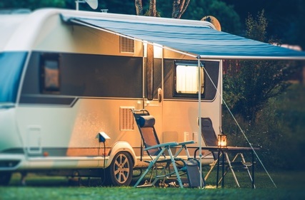 Wohnwagen, Camping
