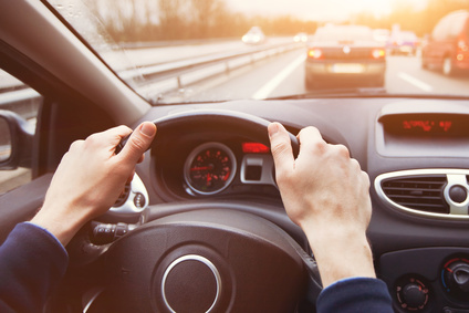 Mann im Auto